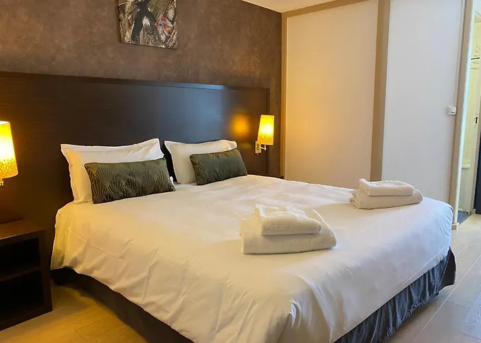 Shelder - En Cotentin - Equeurdreville Hotel 3*