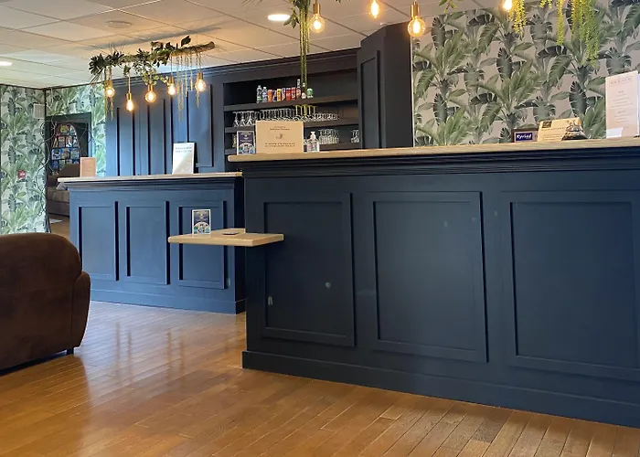 Hotel Shelder - En Cotentin - Equeurdreville 3*