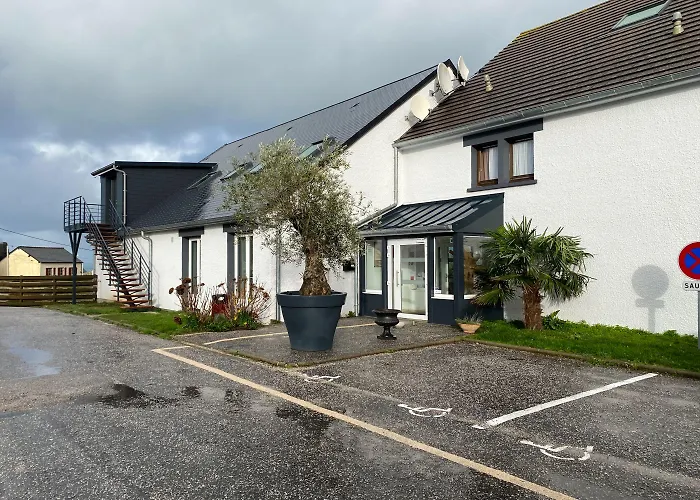 Hotel Shelder - En Cotentin - Equeurdreville 3*