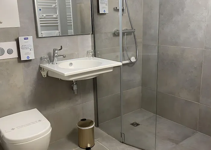 Shelder - En Cotentin - Equeurdreville Hotel 3*